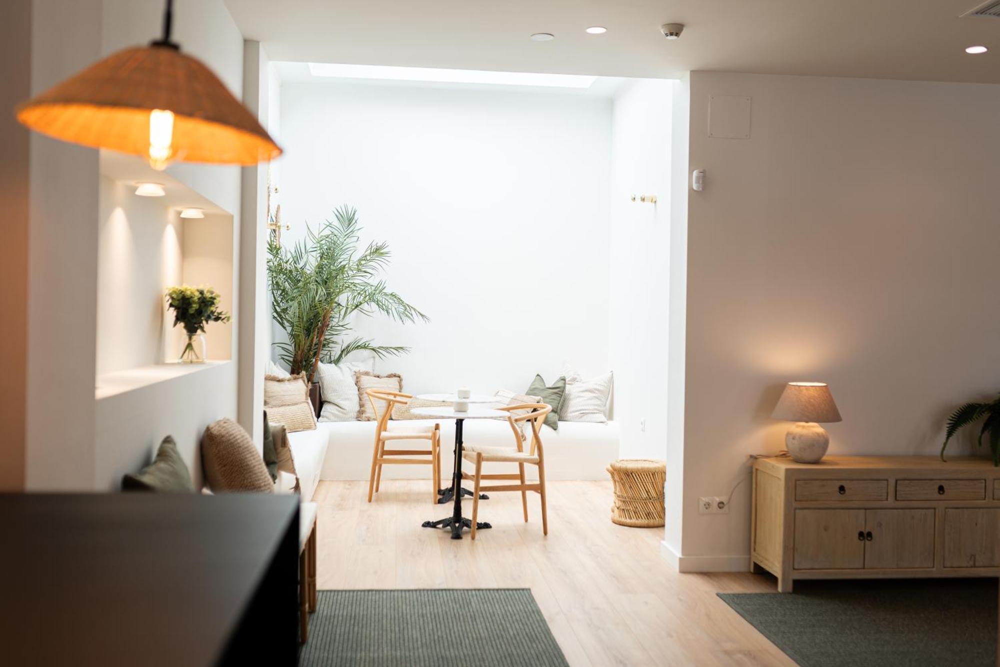 Hotel Rooms By Jova 2*